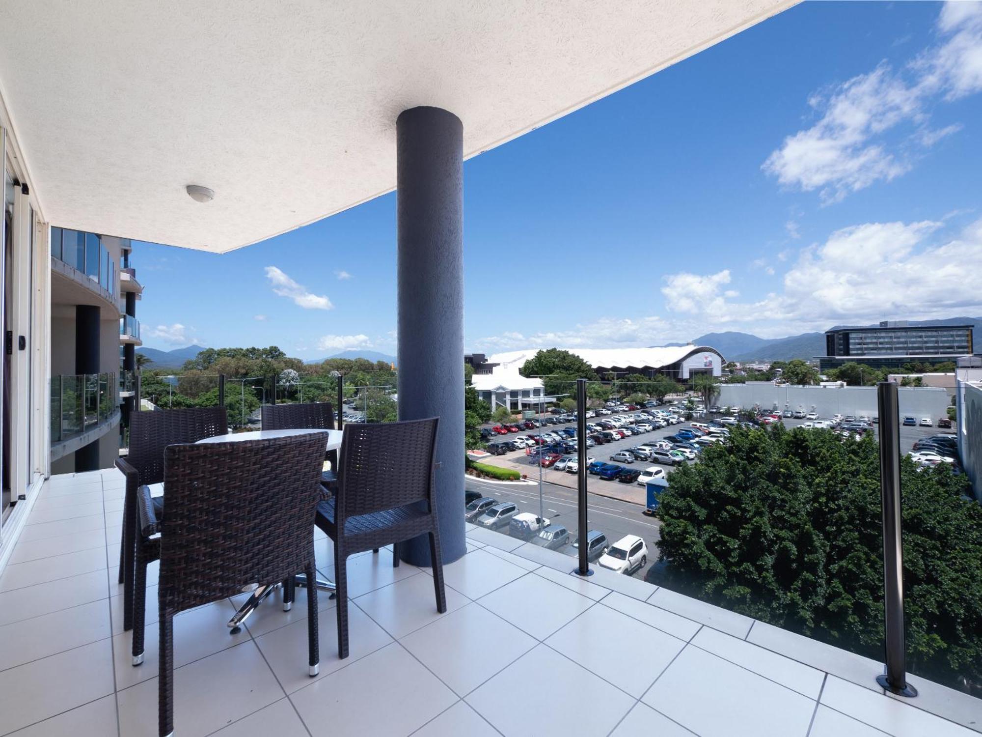 City Quays Accommodation 2 Cairns Extérieur photo